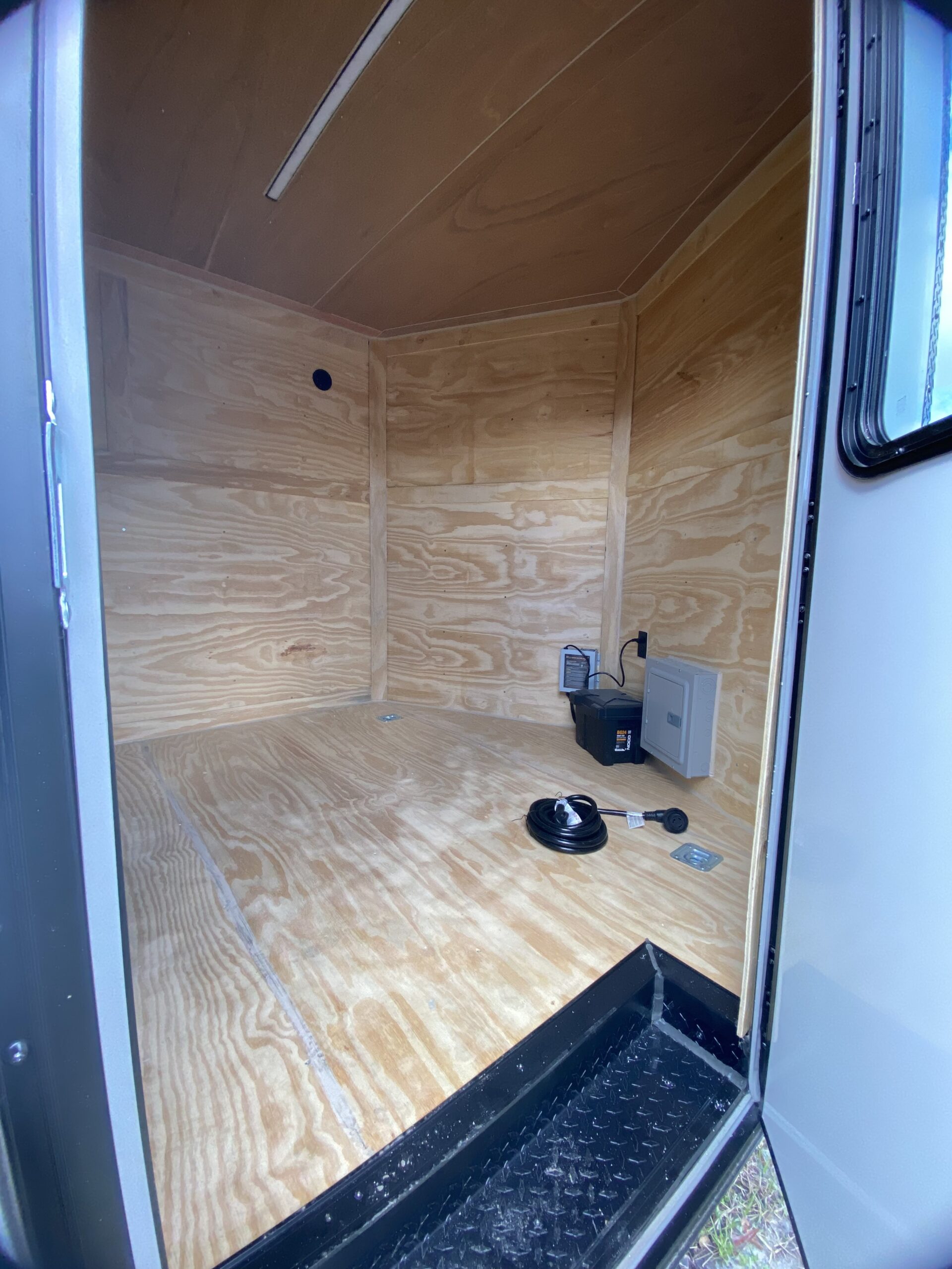 Cynergy Cargo 8.5x22TA Enclosed Car Hauler - Image 3